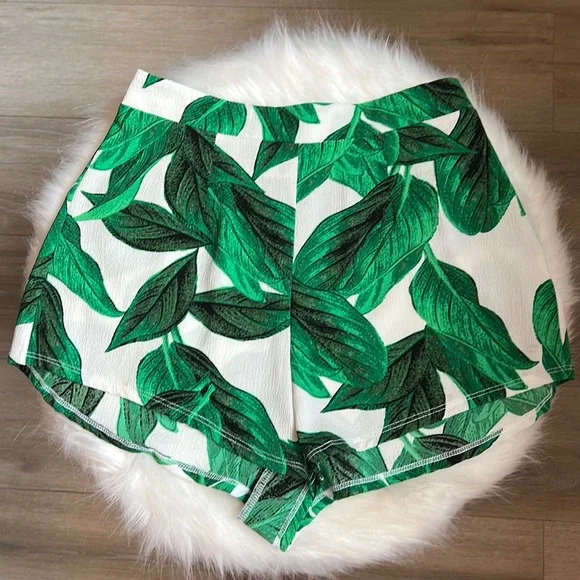 Show Me Your Mumu Martine Short in Palm Palm Stretch - Picture 2 of 4